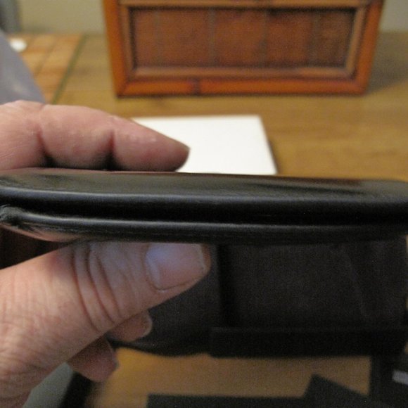 ST Dupont Men's Wallet with Authenticity Certificate and original packag… - Picture 14 of 16